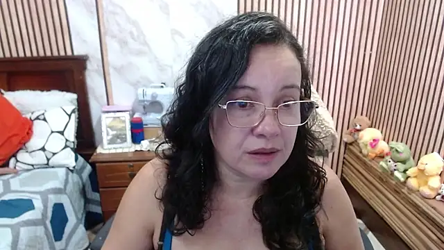 Snapshot of Sonialorens_ chatting on February 24, 2026, 4:27 pm Sonialorens online show from February 24, 2026, 4:27 pm