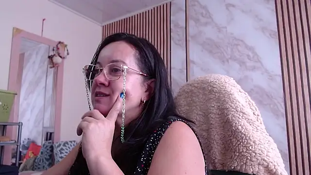 Snapshot of Sonialorens_ chatting on February 28, 2026, 5:36 pm Sonialorens online show from February 28, 2026, 5:36 pm