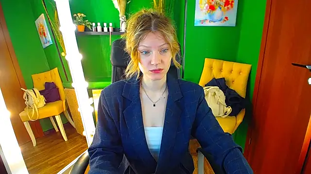 MaryHiggins online show from March 17, 2025, 10:49 am