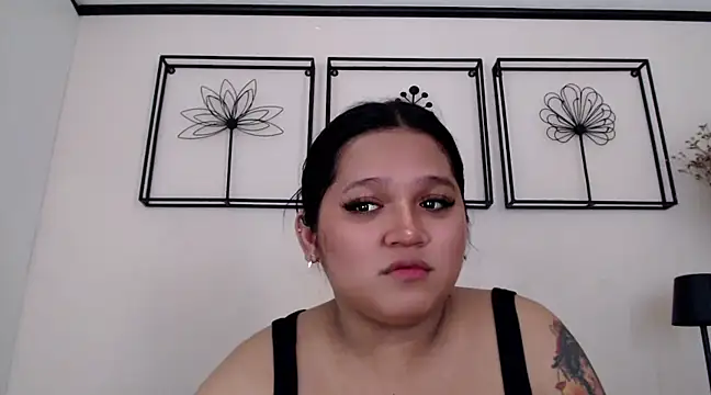 Snapshot of EmpressYna chatting on March 20, 2025, 5:57 am EmpressYna online show from March 20, 2025, 5:57 am