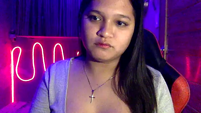 Snapshot of EmpressYna chatting on October 21, 2025, 6:41 pm EmpressYna online show from October 21, 2025, 6:41 pm