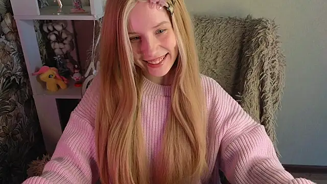sarakaell online show from June 3, 2026, 1:41 am