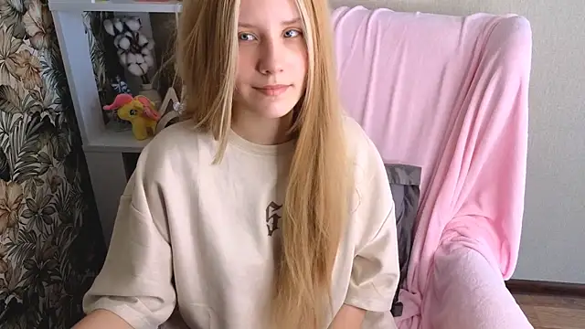 sarakaell online show from July 16, 2026, 2:39 am