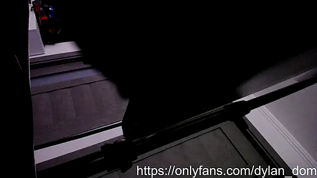 dyllan dom  online show from October 25, 2025, 6:21 am