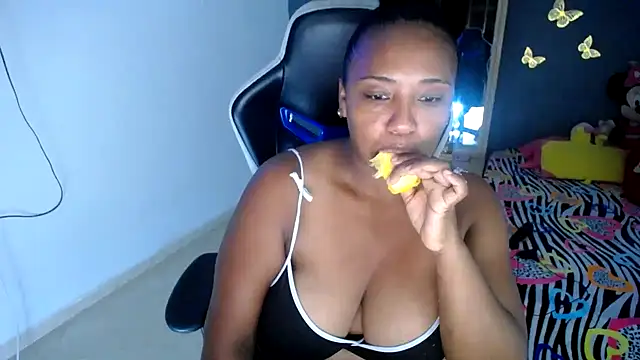 marysol83 online show from April 24, 2026, 1:19 am