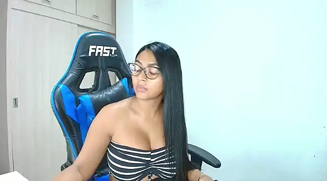 sophiax-x online show from December 16, 2024, 1:00 pm