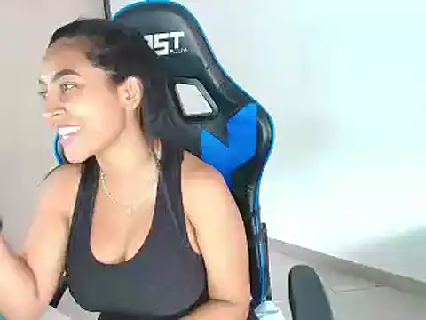 sophiax-x online show from January 27, 2025, 5:04 pm