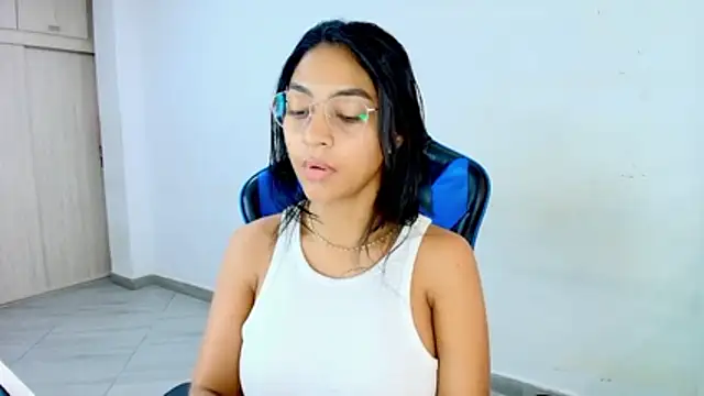 sophiax-x online show from March 1, 2026, 1:24 pm