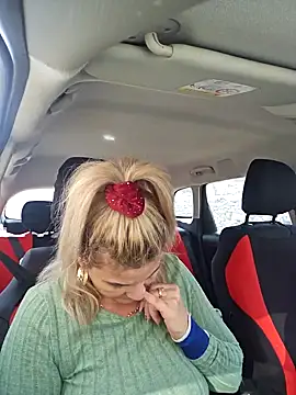 Snapshot of CRHYSTEL chatting on December 28, 2024, 1:38 pm CRHYSTEL online show from December 28, 2024, 1:38 pm