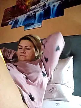 Snapshot of CRHYSTEL chatting on March 5, 2025, 7:16 am CRHYSTEL online show from March 5, 2025, 7:16 am