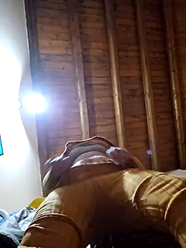 Snapshot of CRHYSTEL chatting on March 8, 2025, 9:39 am CRHYSTEL online show from March 8, 2025, 9:39 am