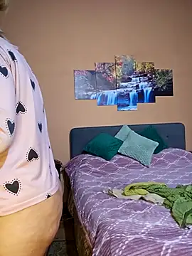 Snapshot of CRHYSTEL chatting on March 13, 2025, 7:09 am CRHYSTEL online show from March 13, 2025, 7:09 am