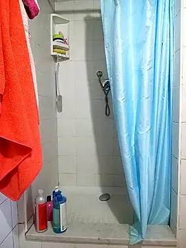 Snapshot of CRHYSTEL chatting on October 9, 2025, 8:01 am CRHYSTEL online show from October 9, 2025, 8:01 am