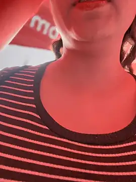 seraphine23 online show from December 13, 2024, 9:30 pm