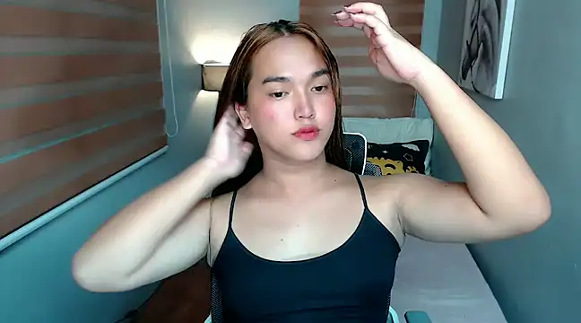 Snapshot of MoaningKylie chatting on December 13, 2024, 10:08 am MoaningKylie online show from December 13, 2024, 10:08 am