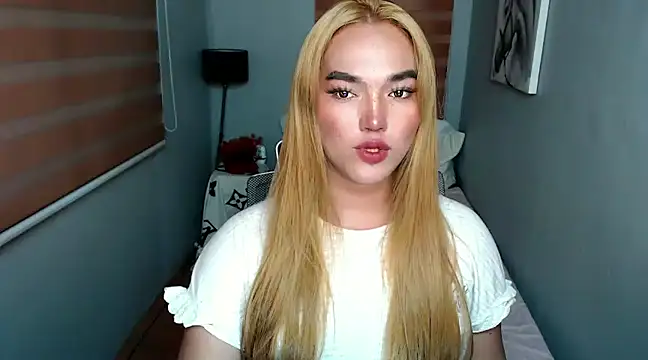 Snapshot of MoaningKylie chatting on January 18, 2025, 9:45 am MoaningKylie online show from January 18, 2025, 9:45 am