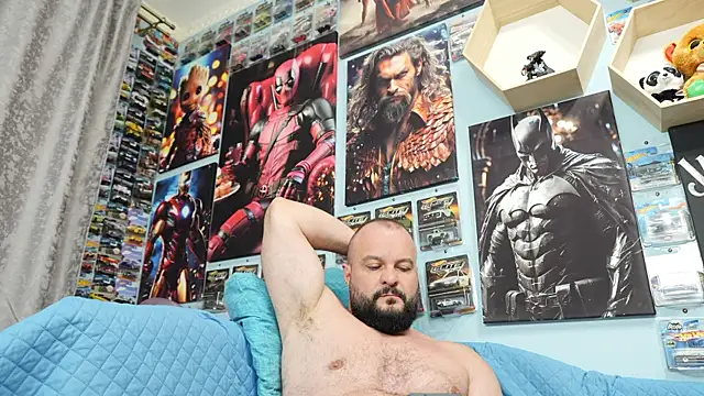 Snapshot of Muscle_Bear chatting on September 17, 2025, 3:46 pm Muscle Bear online show from September 17, 2025, 3:46 pm