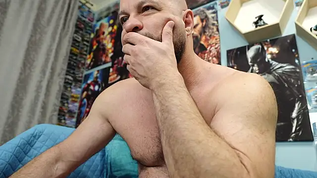 Snapshot of Muscle_Bear chatting on October 31, 2025, 5:41 am Muscle Bear online show from October 31, 2025, 5:41 am