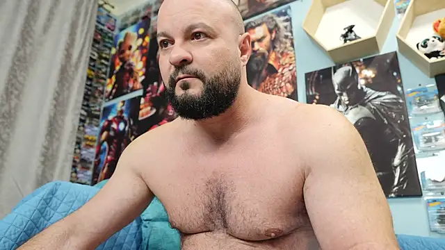 Snapshot of Muscle_Bear chatting on November 10, 2025, 6:01 am Muscle Bear online show from November 10, 2025, 6:01 am