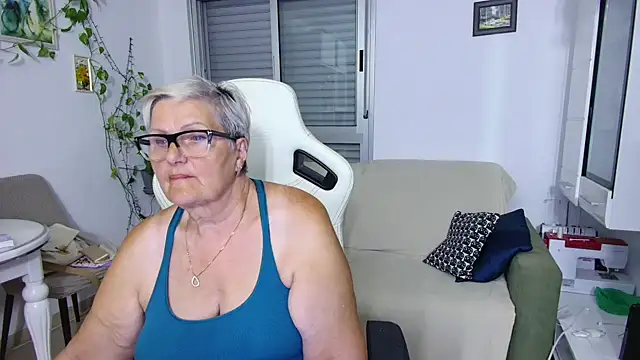 Selenna57 online show from May 28, 2026, 5:43 pm