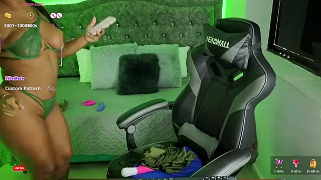 Snapshot of nashiira_ chatting on September 10, 2025, 8:42 pm nashiira online show from September 10, 2025, 8:42 pm