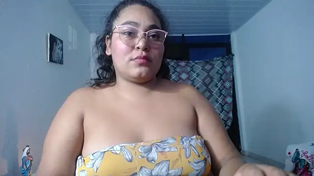 Snapshot of sirena_15 chatting on September 22, 2025, 6:04 am sirena 15 online show from September 22, 2025, 6:04 am