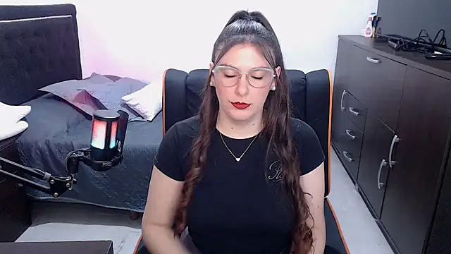 xxbbtaa online show from May 20, 2026, 1:23 am