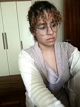 EmmaMelissa0521 online show from March 5, 2025, 6:45 pm