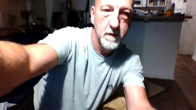 Snapshot of Yankeedave420 chatting on January 6, 2025, 4:36 am Yankeedave420 online show from January 6, 2025, 4:36 am