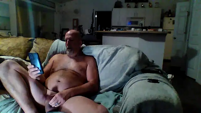 Snapshot of Yankeedave420 chatting on January 21, 2025, 11:56 am Yankeedave420 online show from January 21, 2025, 11:56 am