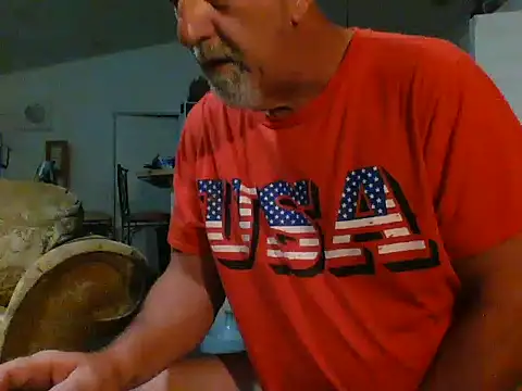 Snapshot of Yankeedave420 chatting on February 22, 2025, 8:40 am Yankeedave420 online show from February 22, 2025, 8:40 am