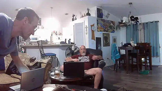 Snapshot of Yankeedave420 chatting on March 4, 2025, 7:30 am Yankeedave420 online show from March 4, 2025, 7:30 am