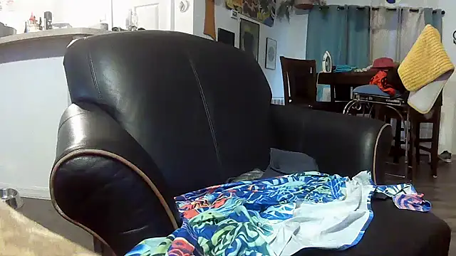 Snapshot of Yankeedave420 chatting on March 5, 2025, 12:44 pm Yankeedave420 online show from March 5, 2025, 12:44 pm