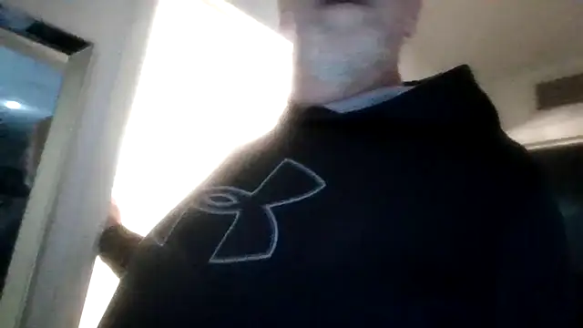 Snapshot of Yankeedave420 chatting on March 7, 2025, 2:45 pm Yankeedave420 online show from March 7, 2025, 2:45 pm