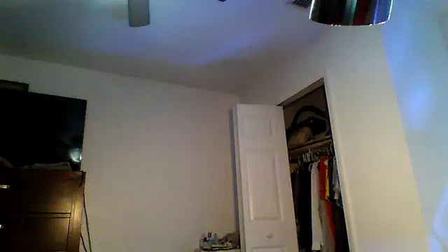 Snapshot of Yankeedave420 chatting on March 16, 2025, 9:38 am Yankeedave420 online show from March 16, 2025, 9:38 am