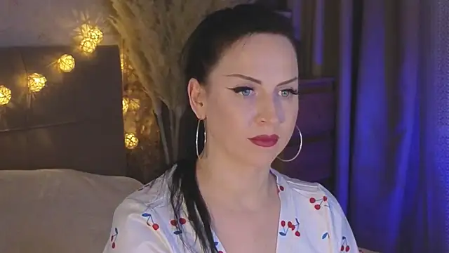 Snapshot of lily_conor chatting on December 14, 2024, 3:25 pm lily conor online show from December 14, 2024, 3:25 pm