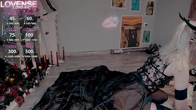 Snapshot of Careful_i_bite chatting on October 25, 2025, 6:10 am Careful i bite online show from October 25, 2025, 6:10 am