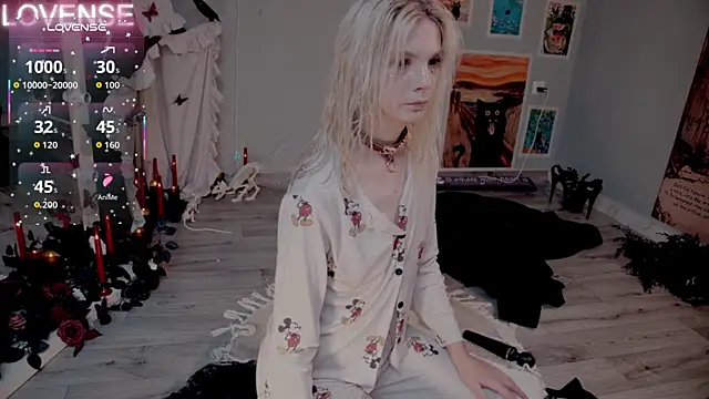 Snapshot of Careful_i_bite chatting on November 1, 2025, 6:15 am Careful i bite online show from November 1, 2025, 6:15 am