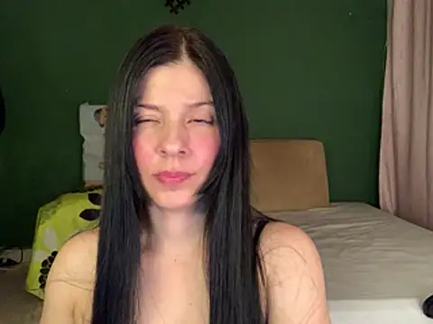 Estefani 32 online show from February 3, 2026, 12:31 am