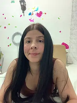 Estefani 32 online show from April 2, 2026, 8:17 pm