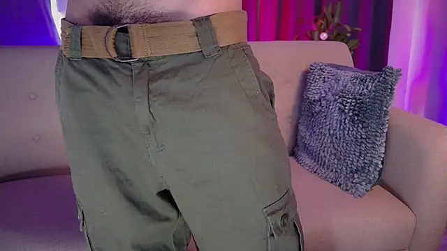 Liam V online show from February 1, 2026, 3:43 pm