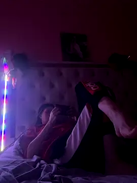 Flossy Vettie online show from November 24, 2025, 7:13 pm