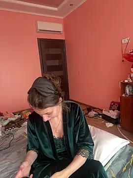 Flossy Vettie online show from April 7, 2026, 2:28 pm