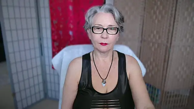 Snapshot of petradaniels chatting on July 8, 2026, 8:02 pm petradaniels online show from July 8, 2026, 8:02 pm