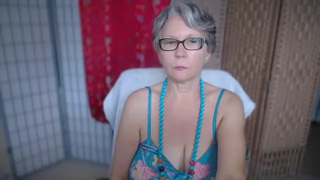 Snapshot of petradaniels chatting on August 1, 2026, 5:01 pm petradaniels online show from August 1, 2026, 5:01 pm