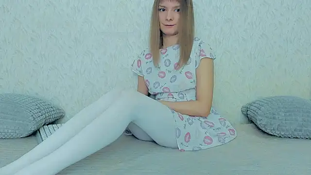 Snapshot of YourCaramel chatting on January 8, 2025, 7:45 am YourCaramel online show from January 8, 2025, 7:45 am