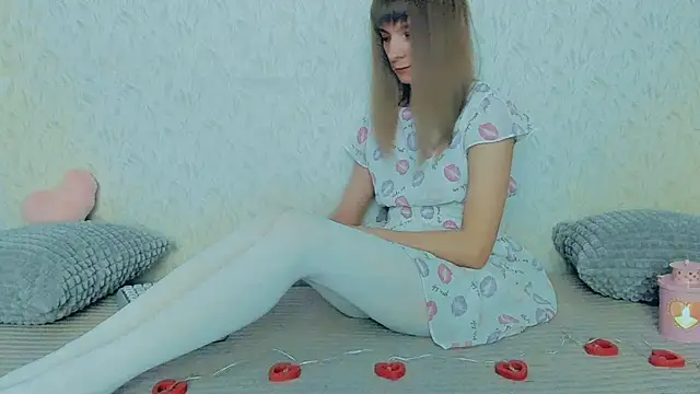 Snapshot of YourCaramel chatting on February 16, 2025, 12:21 pm YourCaramel online show from February 16, 2025, 12:21 pm