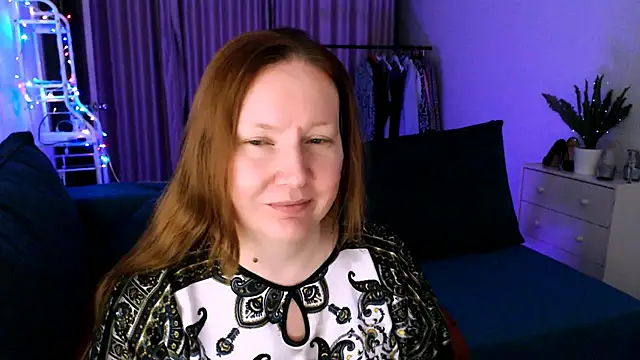 Snapshot of GoddessLara chatting on December 10, 2024, 11:19 pm GoddessLara online show from December 10, 2024, 11:19 pm