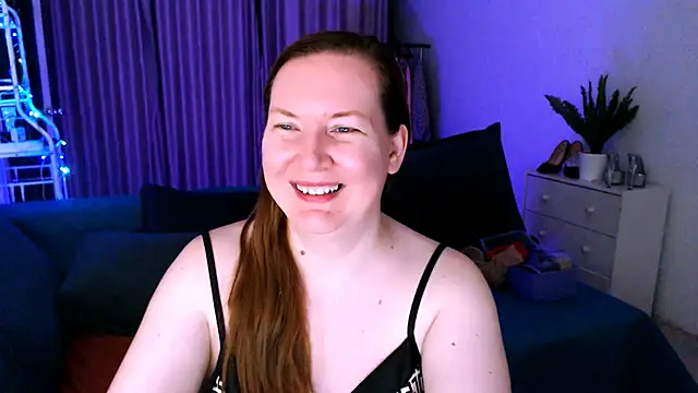 Snapshot of GoddessLara chatting on December 26, 2024, 2:01 am GoddessLara online show from December 26, 2024, 2:01 am