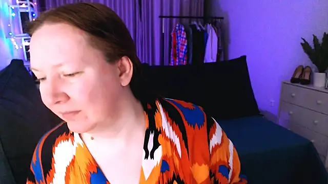 Snapshot of GoddessLara chatting on March 18, 2025, 1:10 am GoddessLara online show from March 18, 2025, 1:10 am